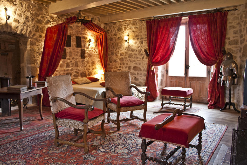Chateau De Chantelauze Olliergues Room photo
